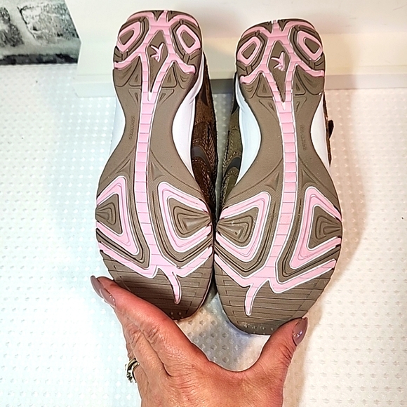 Danskin Now Shoes Womens 6 Leather Mesh Walking Brown Pink Atheleisure slip on - Picture 9 of 11